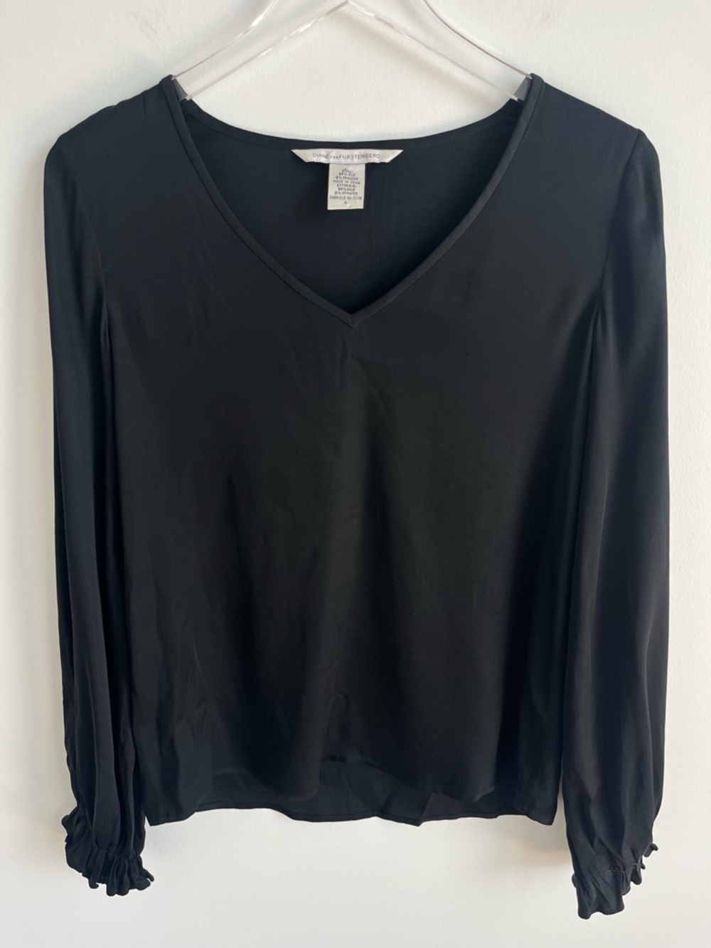 Diane von Furstenberg Black Silk Stretch V-Neck Blouse Ruffle Cuff Size 4 - Picture 2 of 8